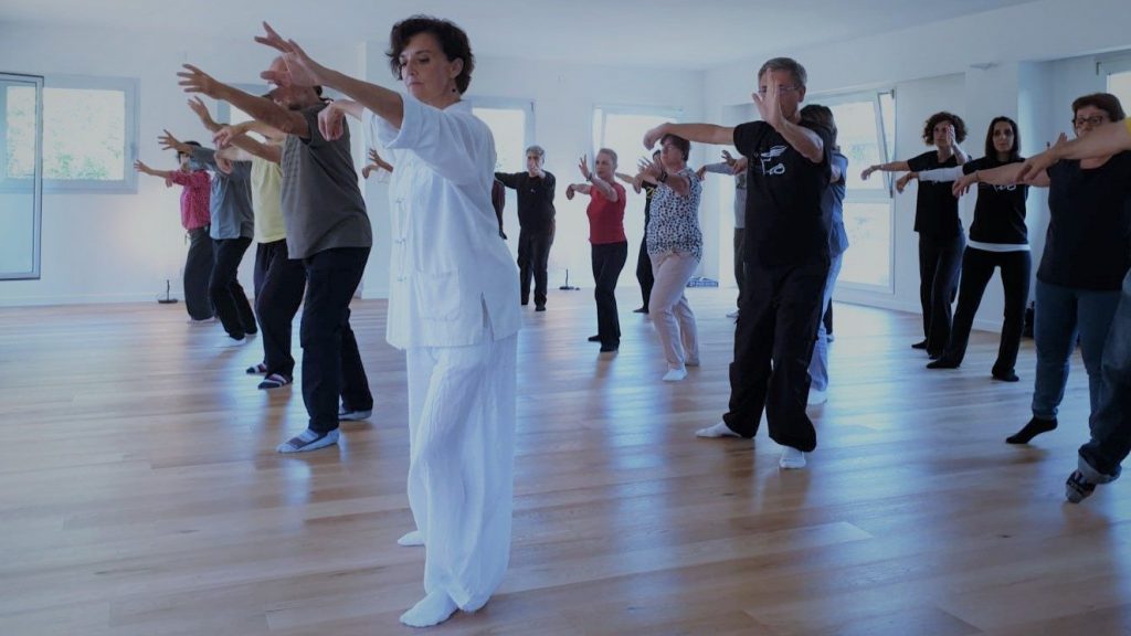 Pratica di Tai Chi a Lo Spazio del Tao con la Maestra Donella Bucca